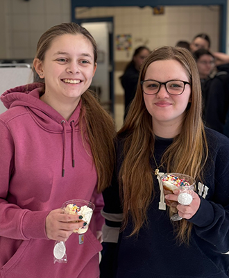  Students with ice cream